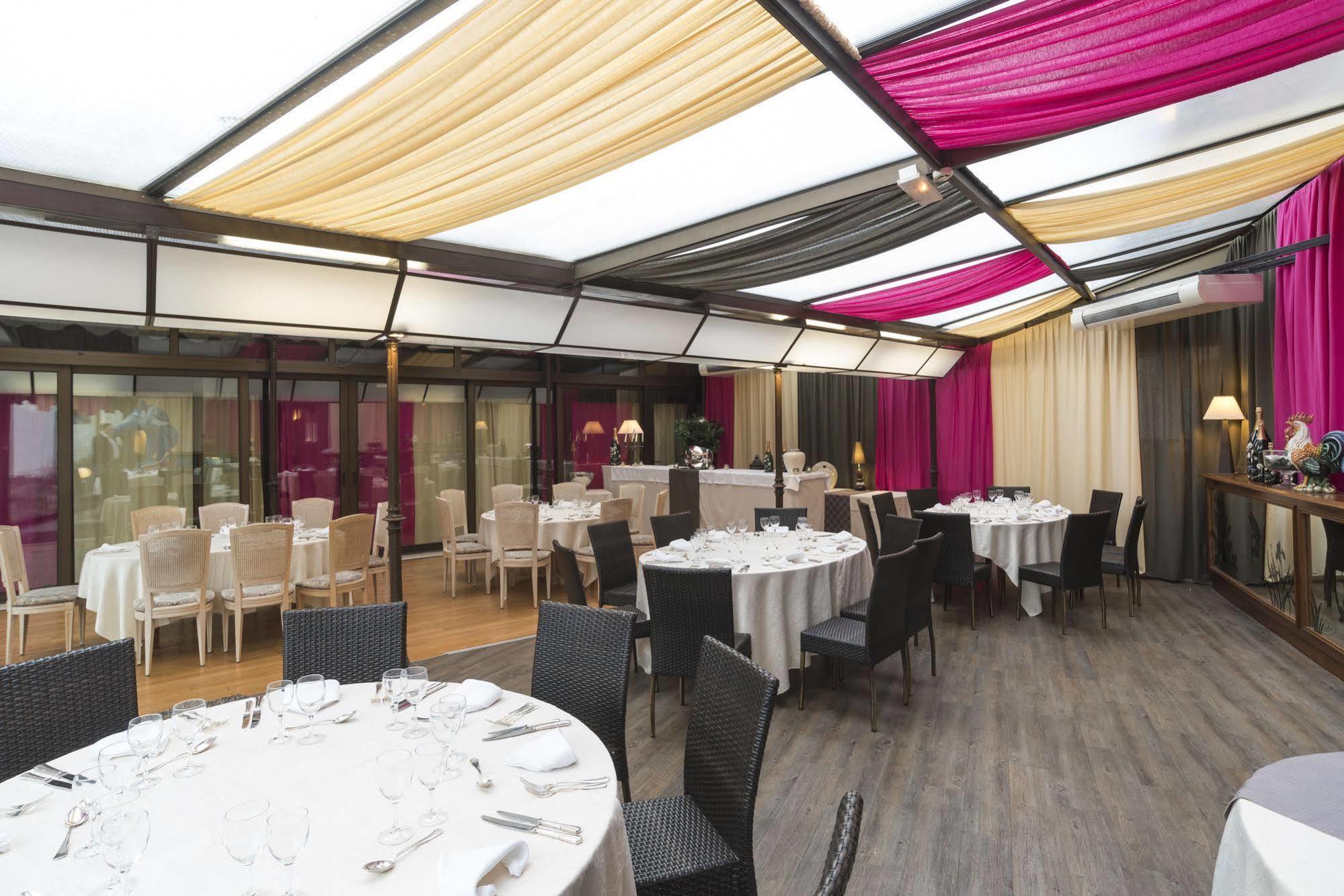 Hotel Restaurant Laurent Perreal Attignat Dış mekan fotoğraf